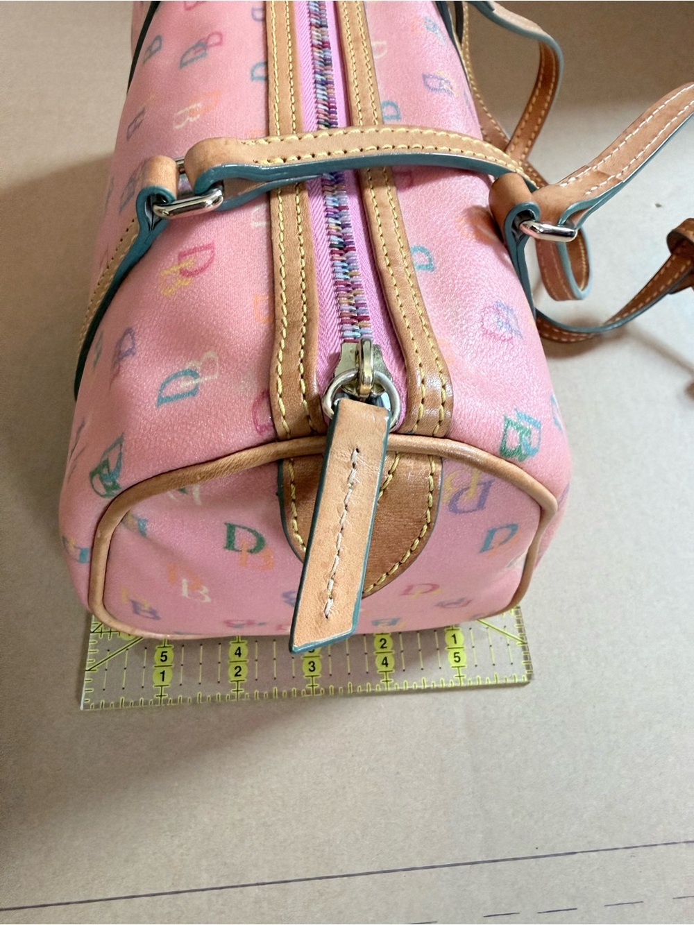 Y2K Dooney & Bourke Vintage Pink Barrel Bag with Heart Charm - Picture 11 of 11